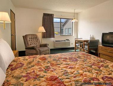 Days Inn By Wyndham Sidney Ne Room photo